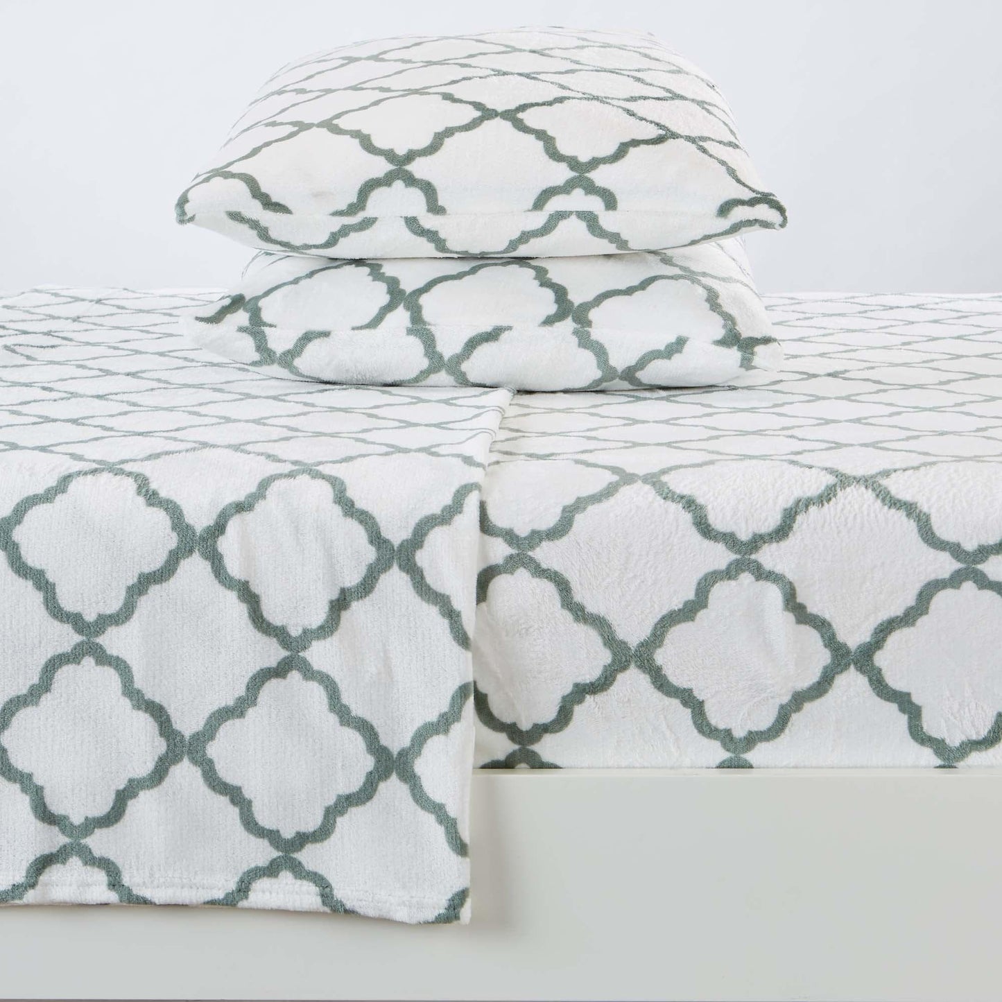 4-Piece Printed Plush Sheet - Velvet Luxe Lattice Collection
